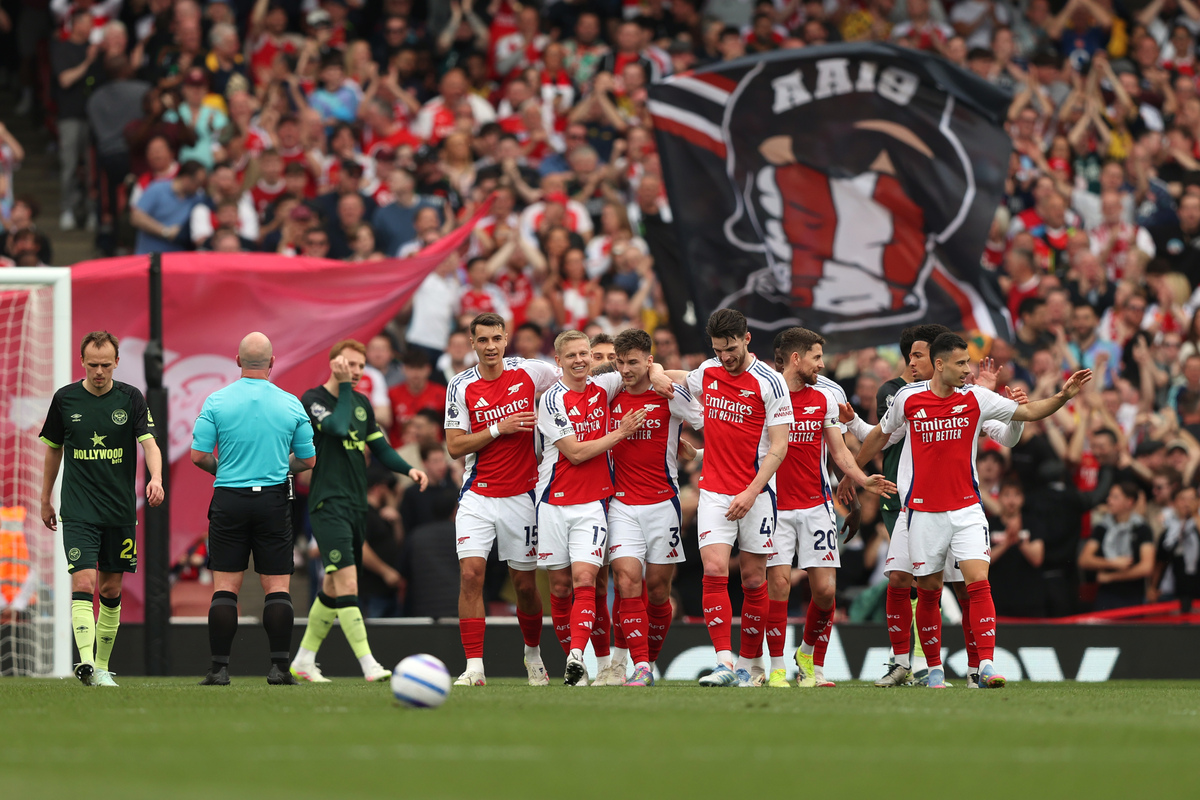 特雷·杨拿到生涯第195次20分+10助，历史第八多（特雷·杨生涯第195次20+10达成，历史第八）