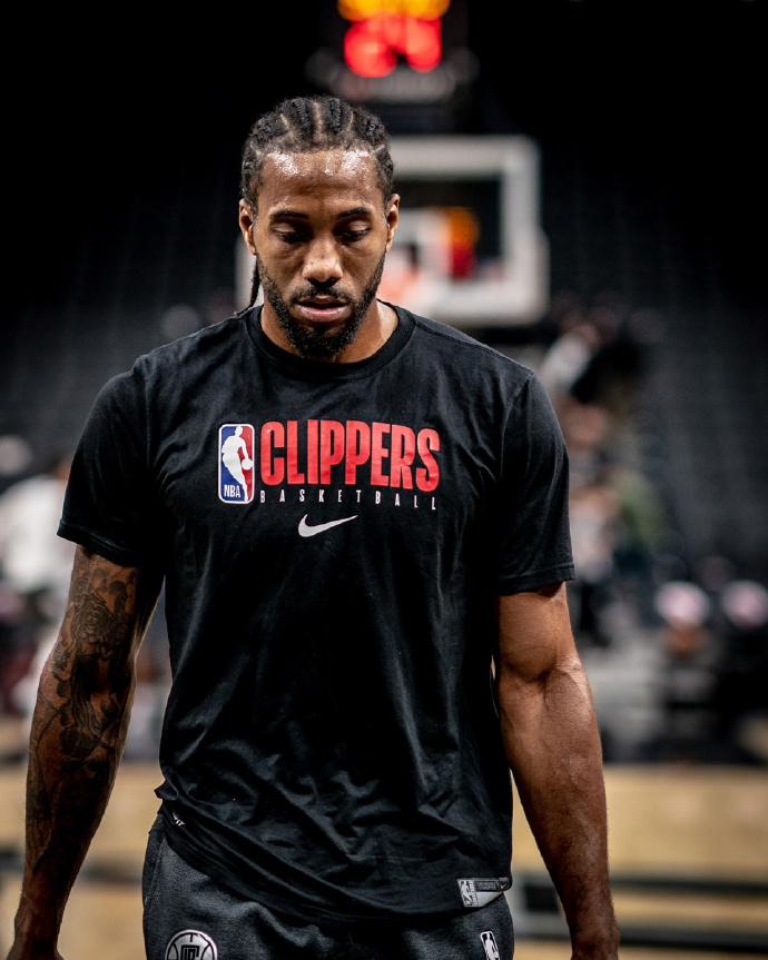 半场三分22中2！科尔：我们有很多优秀射手，命中率总会正常的（半场三分22投仅2中，科尔：我们射手多，命中率会回归正常）