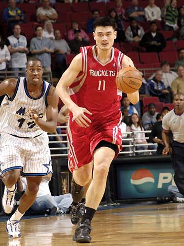 晨读｜里昂欧联杯狂胜领跑 紫百合欧协联主场告负（晨读｜里昂欧联大胜登顶 紫百合欧协联主场失守）