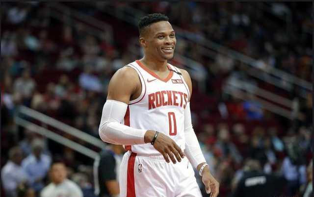 罗伊斯即将重返多特主场，担任欧冠对阵博德闪耀的分析嘉宾（罗伊斯重返多特主场，亮相欧冠博德闪耀之战解说席）