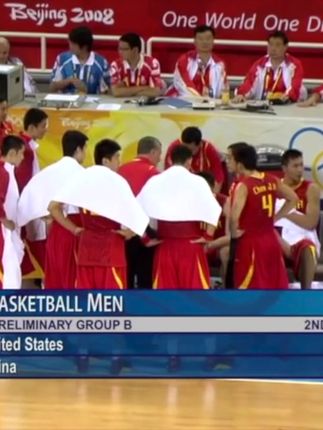 攻防一体！切特半场三分3中3轰13分5板3盖帽（攻守兼备！切特半场三分3投全中，砍下13分5篮板3封盖）