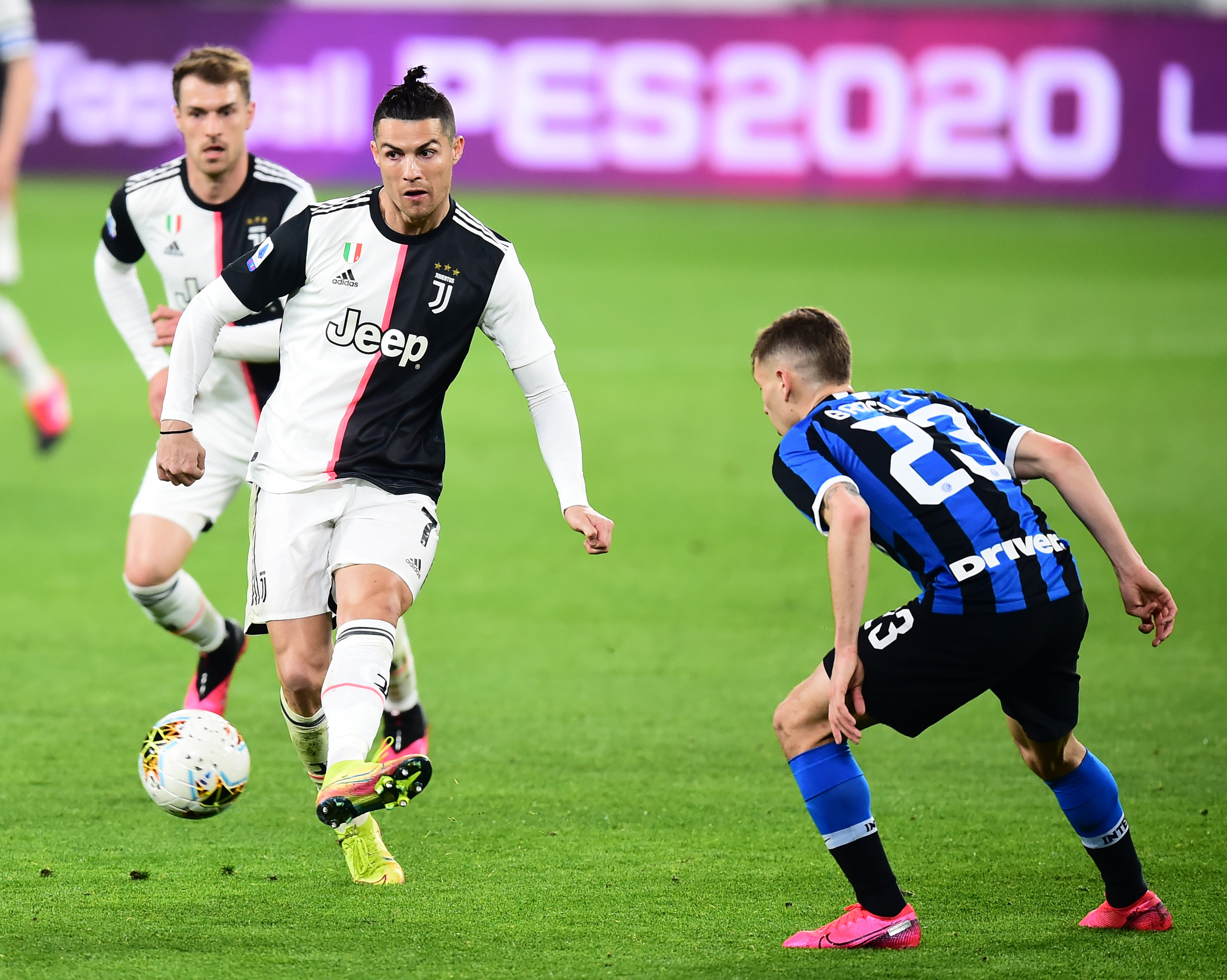 罗体：莫拉塔与妻子再陷情感危机，两人都删了简介中对方信息（罗马体育报：莫拉塔与妻子再现感情危机，二人已从简介移除彼此信息）