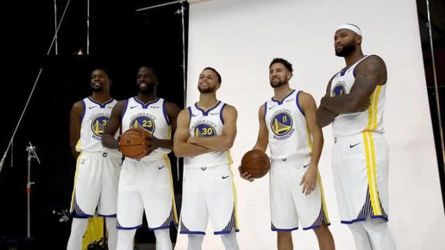 米体：弗拉霍维奇愿意留在尤文，但薪水始终是个问题（米体：弗拉霍维奇倾向留守尤文，薪资问题仍是关键障碍）