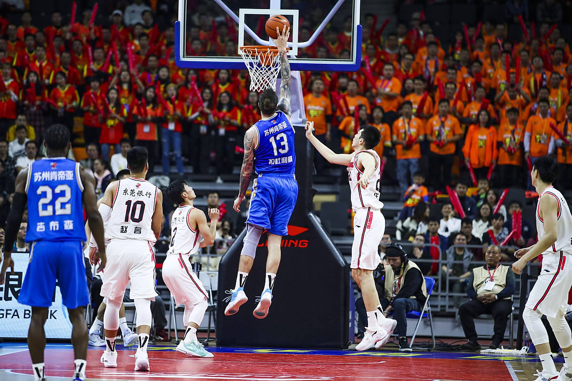 拜仁实现自然年德甲客场不败，为队史第三次（拜仁自然年德甲客场不败，队史第3次达成）