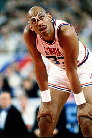 巴萨客场89-79力克红星！克莱本轰22分率队攻陷贝尔格莱德（巴萨客场89-79击败红星，克莱本砍22分助队攻克贝尔格莱德）