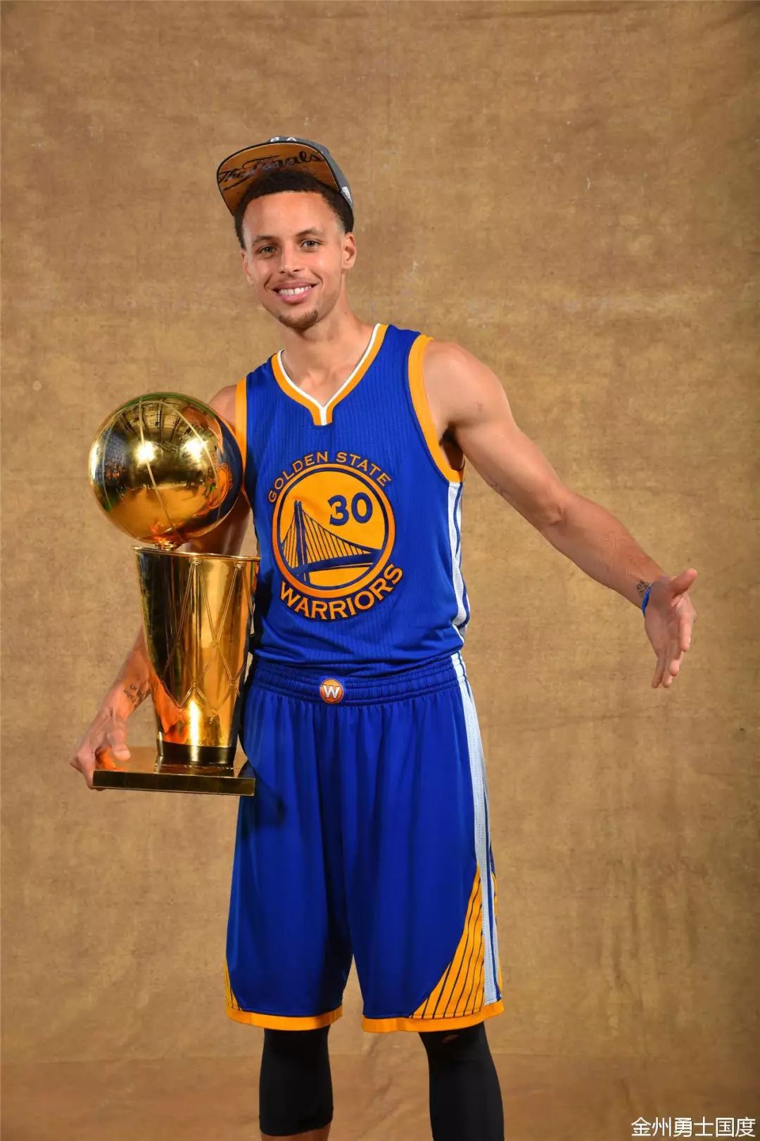 天空体育：托纳利、戈登、波普均恢复训练，都有望出战曼城（天空体育：托纳利、戈登、波普均已复训，或将出战曼城）