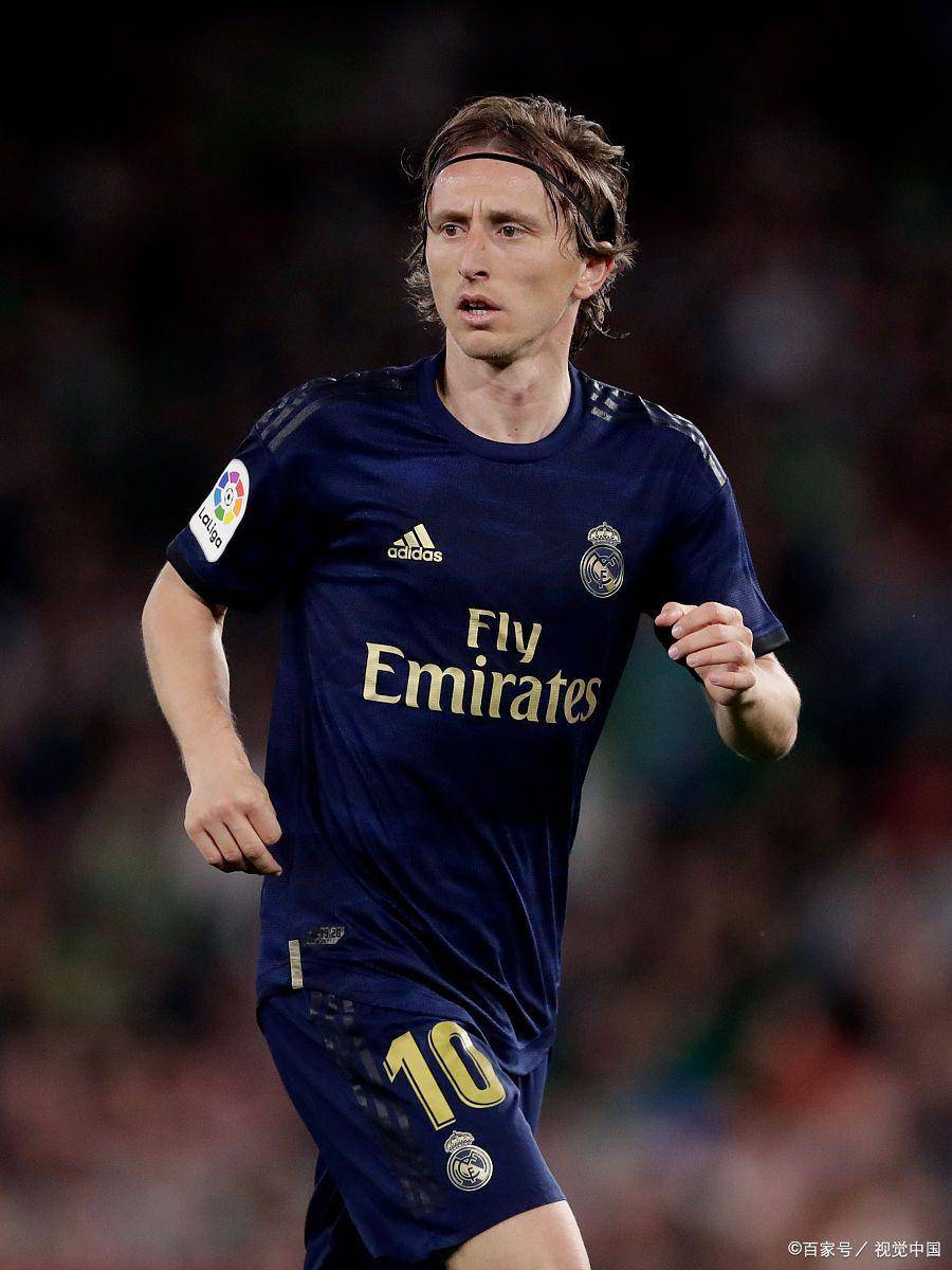 篮球篮网结束连败，全队积极庆祝（篮网止住连败，全队热烈庆祝）