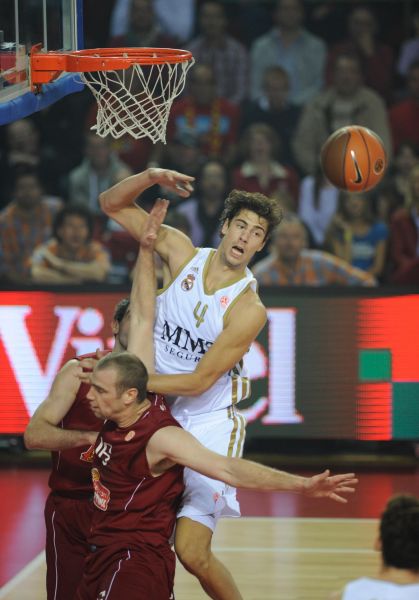 埃贝尔：我们都知道对阵本菲卡有多艰难，对阵葡体不会有不同（埃贝尔：本菲卡难打众所周知，对阵葡体也不会例外）