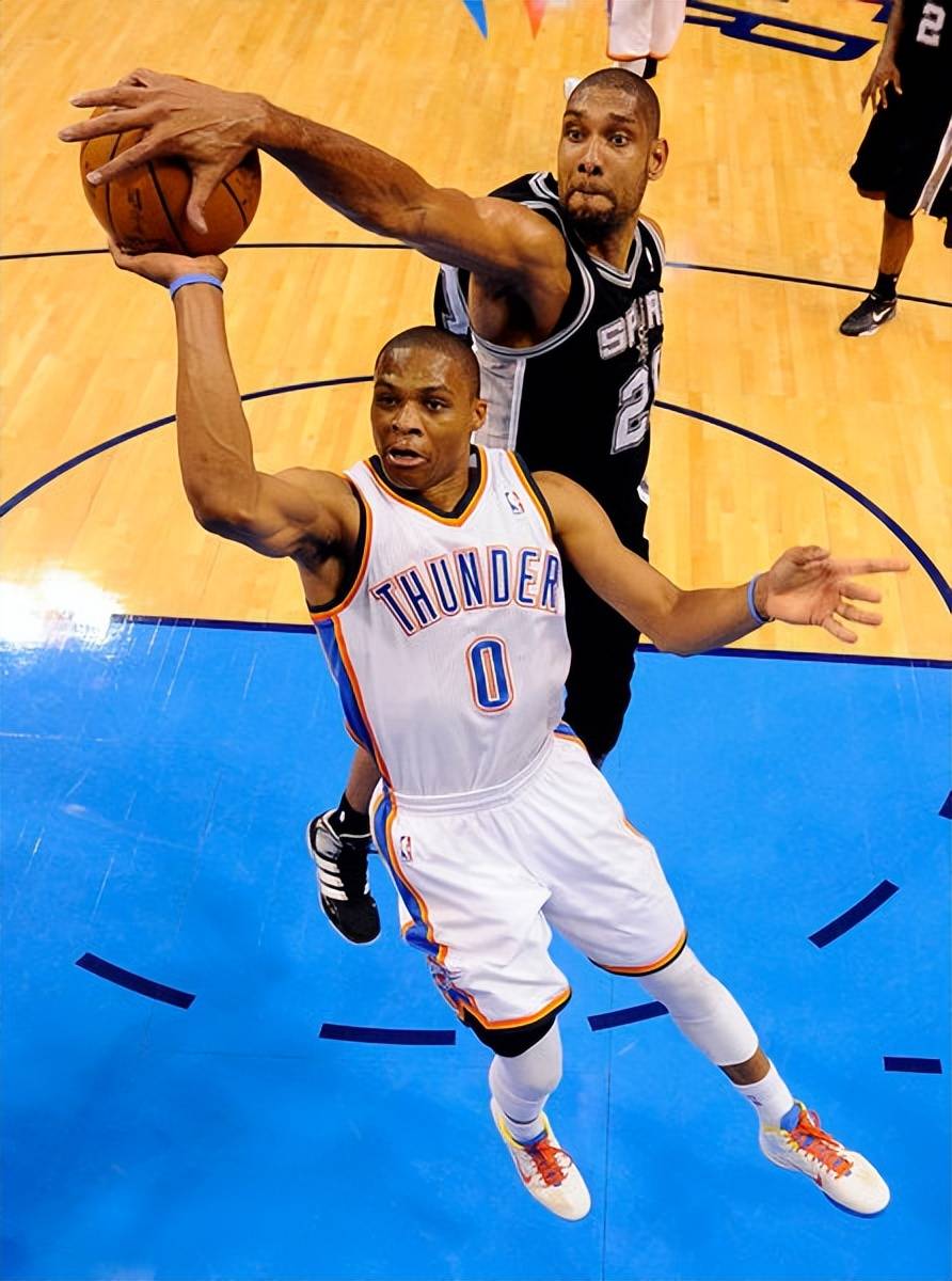 每体列足坛十大奇葩条款：博格坎普拒坐飞机；内马尔微笑条款（西媒盘点足坛十大离奇合同条款：博格坎普拒乘航班，内马尔“微笑条款”在列）