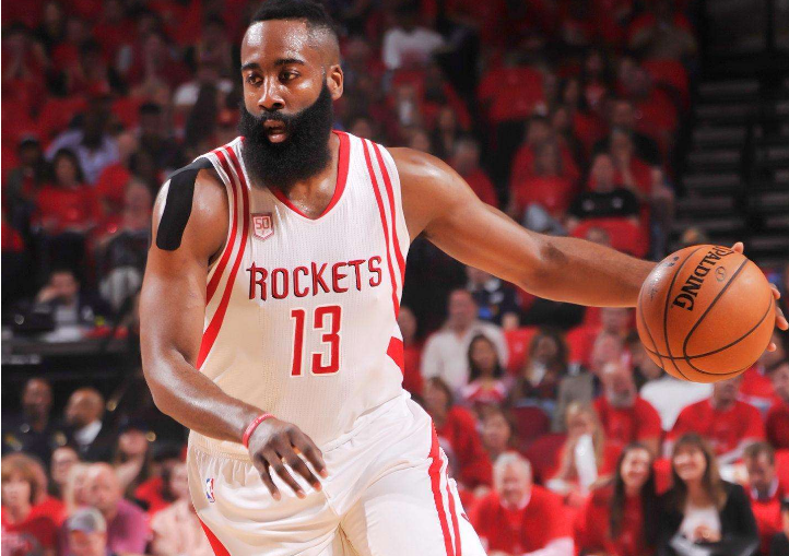 范德芬：我没想伤害伊萨克只想挡射门，给他发了信息送去祝福（范德芬：无意伤及伊萨克，只想封堵射门，已发信息送上祝福）