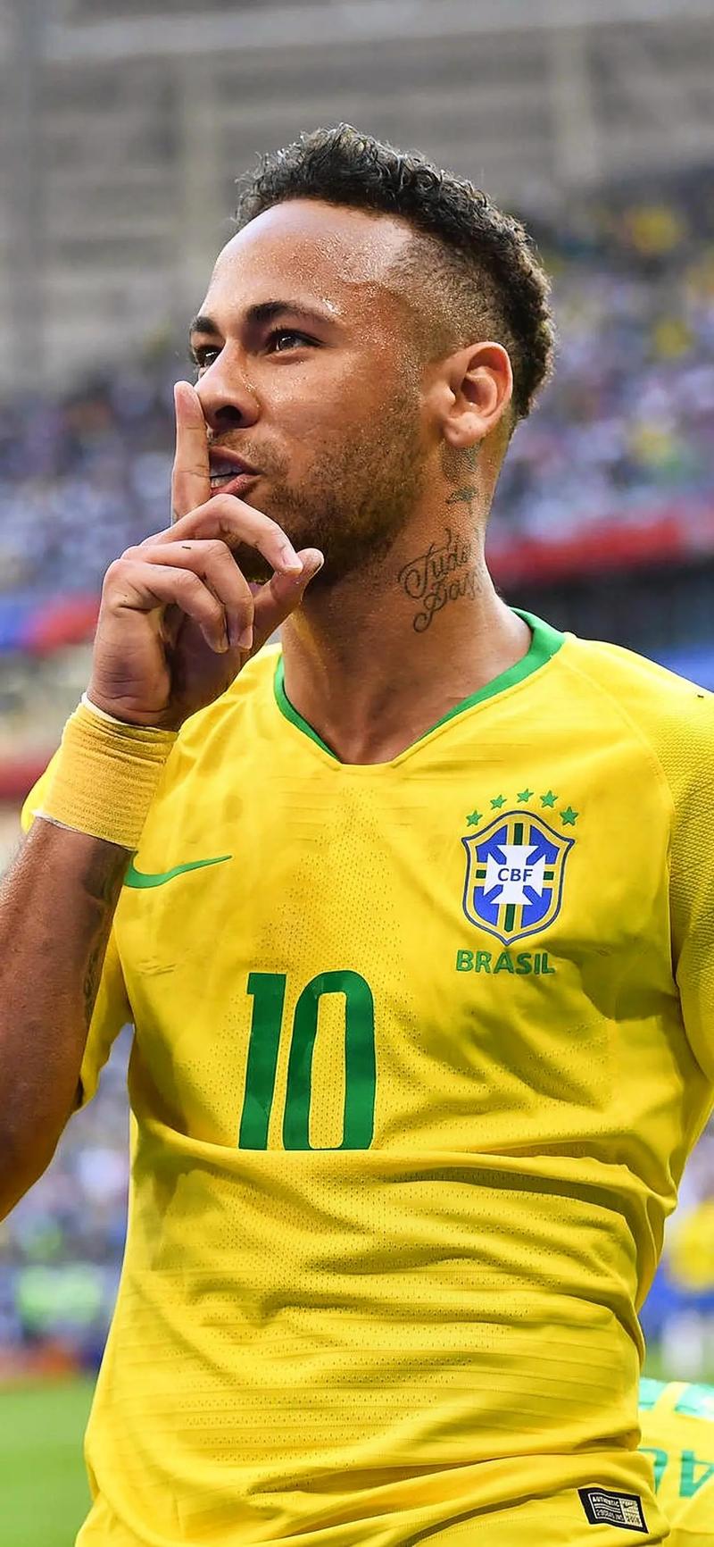 利物浦球员国家队战报：罗伯逊90场里程碑率队进军世界杯（利物浦国脚战报：罗伯逊第90次出场达成里程碑，率苏格兰直通世界杯）