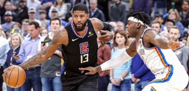 梅西小时候铃声响了不回教室，老师批评他：马拉多纳只有一个（梅西童年上课铃响仍未回班，老师斥责：马拉多纳独一无二）